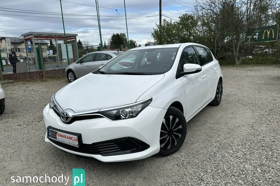 Toyota Auris Hatchback 2016