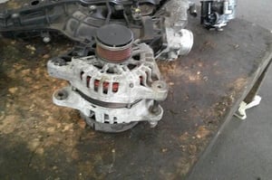 HYUNDAI TUCSON II LM 2,0CRDI ALTERNATOR 37300-2F350