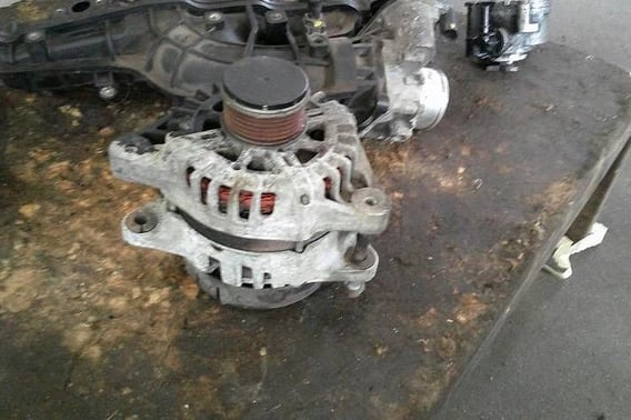 HYUNDAI TUCSON II LM 2,0CRDI ALTERNATOR 37300-2F350