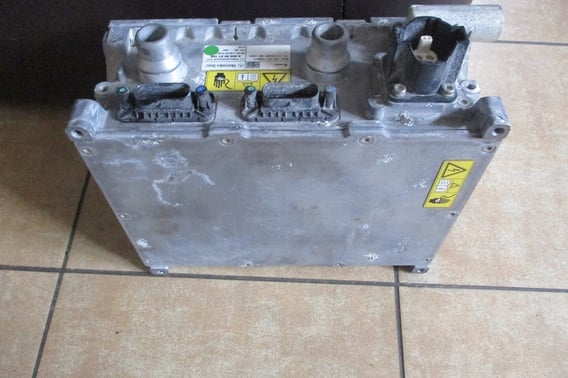 MERCEDES W205 ŁADOWARKA BATERI A 000 90 01 108