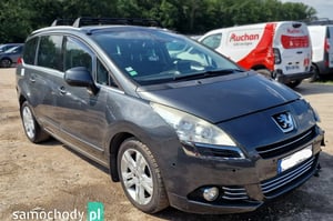 Peugeot 5008 Minivan 2012