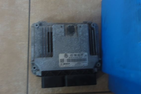 VW GOLF KOMPUTER 03G906021PF