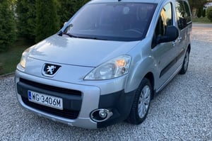 Peugeot Partner Minivan 2011