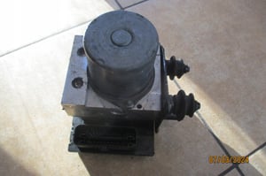 AUDI A4 B8 A5 8T POMPA HAMULCOWA ABS 8K0907379AH