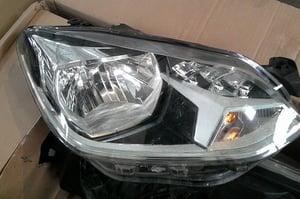 VW UP LIFT LAMPA PRZÓD PRAWA 1S1941016AA