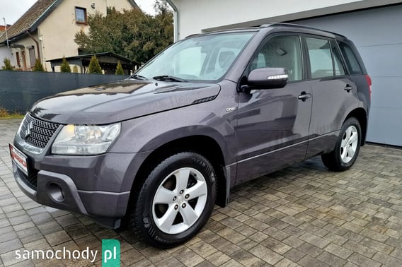 Suzuki Grand Vitara SUV 2011