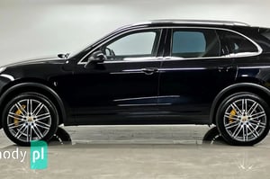 porsche Cayenne SUV 2015