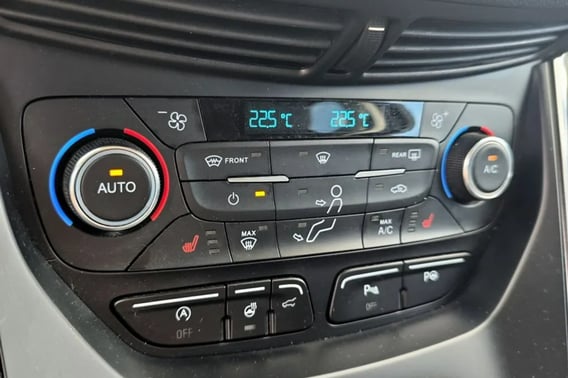 Ford Kuga SUV 2017
