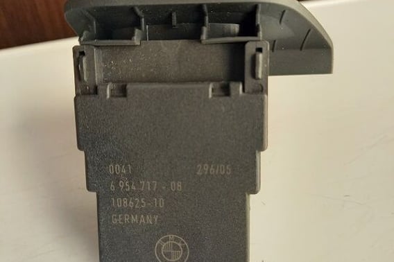 BMW E87 STACYJKA Z KLUCZYKAMI 6954717-08