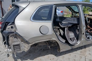 JEEP CHEROKEE KL BŁOTNIK TYŁ P/L ĆWIARTKA PRZÓD LEWA PT6