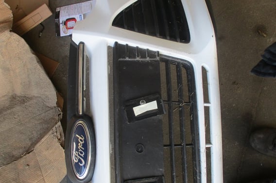 FORD FOCUS MK3 GRILL ATRAPA CHŁODNICY HALOGEN