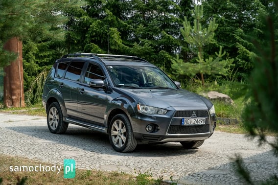 Mitsubishi Outlander SUV 2011