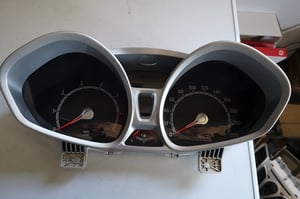 FORD FIESTA MK7 LICZNIK 8A6T-10849-EF