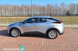 Toyota C-HR SUV 2024