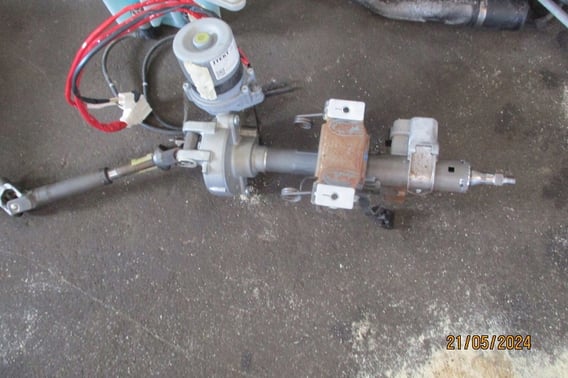 TOYOTA AVENSIS T27 WSPOMAGANIE ELEKTRYCZNE 45250-05750