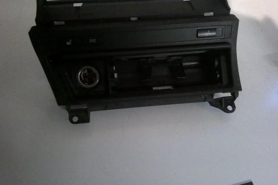 BMW E46 M-PAKIET LIFT PANEL STEROWANIA GRZANIEM FOTELI WRAZ Z SCHOWKIEM 6925501