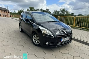 Peugeot 5008 Minivan 2012
