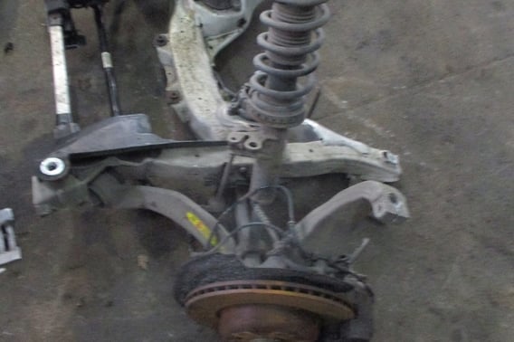 BMW F10 F11 2,0D ZWROTNICA AMORTYZATOR PRZÓD P/L
