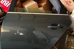 AUDI A4 B9 KOMBI DRZWI TYŁ LEWE LX7L