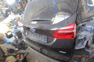 FORD FOCUS MK3 LIFT KOMBI KLAPA TYŁ JF