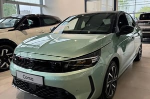 Omoda E5 Hatchback 2026