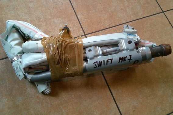 SUZUKI SWIFT IV MK7 KURTYNA POWIETRZNA PRAWA 5D