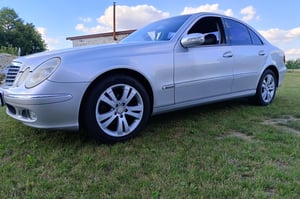 Mercedes-Benz E-Klasa Sedan 2003