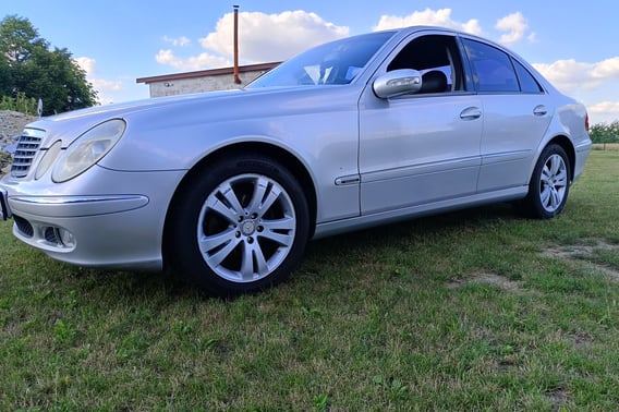Mercedes-Benz E-Klasa Sedan 2003