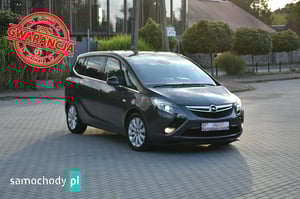 Opel Zafira Minivan 2015