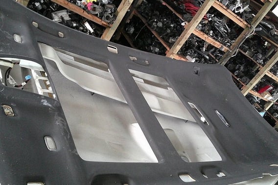 MERCEDES W204 KOMBI PODSUFITKA CZARNA A2048900450