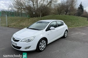 Opel Astra Hatchback 2012
