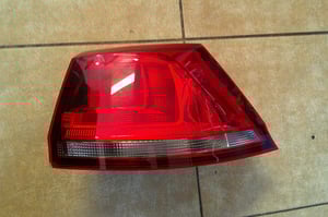 VW GOLF VII KOMBI LAMPA TYŁ PRAWA 5G9.945.096.C