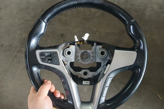 HYUNDAI I40 KIEROWNICA MULTIFUNKCYJNA SKÓRA 56100-3Z212RY