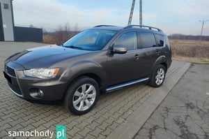 Mitsubishi Outlander SUV 2011