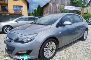 Opel Astra Hatchback 2013