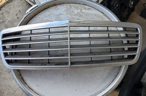 MERCEDES W210 LIFT GRILL ATRAPA CHŁODNICY 2108800683