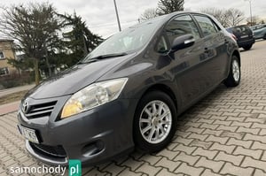 Toyota Auris Hatchback 2012
