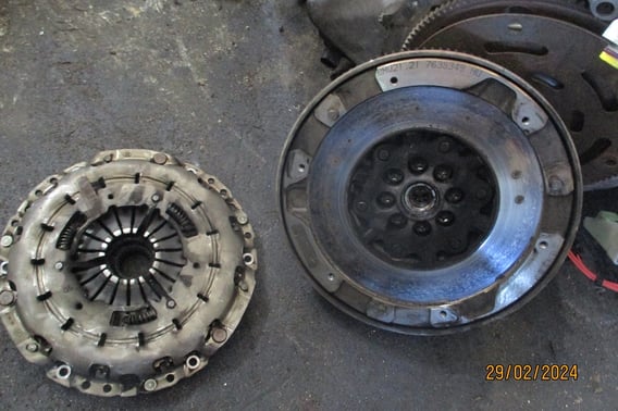 BMW F10 2,0D SPRZĘGŁO DWUMASOWE 7638349