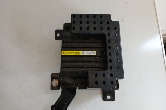 KIA CARENS IV WZMACNIACZ AUDIO 96370-A4500