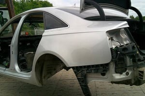 AUDI A6 S6 C7 4G SEDAN BŁOTNIK ĆWIARTKA TYŁ PRAWA/LEWA LX7W