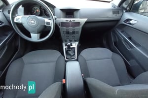 Opel Astra Hatchback 2010