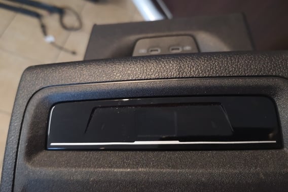 VW GOLF VIII KRATKA NAWIEWU TYŁ PANEL STEROWANIA 5H0864298A
