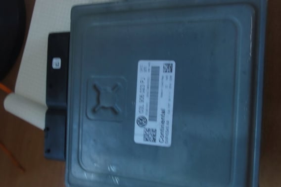 VW TOURAN 1,6 KOMPUTER 03L906023PJ