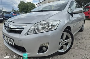 Toyota Auris Hatchback 2011