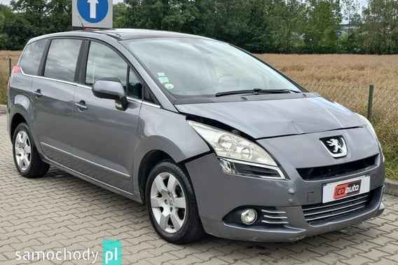 Peugeot 5008 Minivan 2011