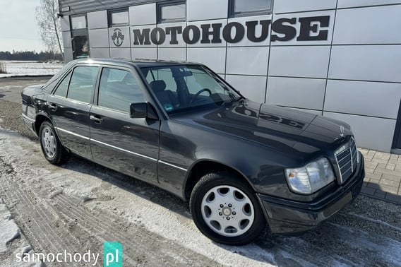 Mercedes-Benz E-Klasa Sedan 1993
