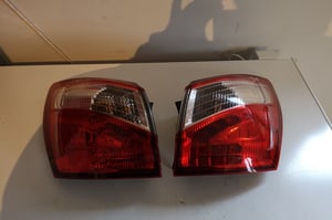 NISSAN QASHQAI J10 LIFT LAMPA TYŁ LEWA/PRAWA