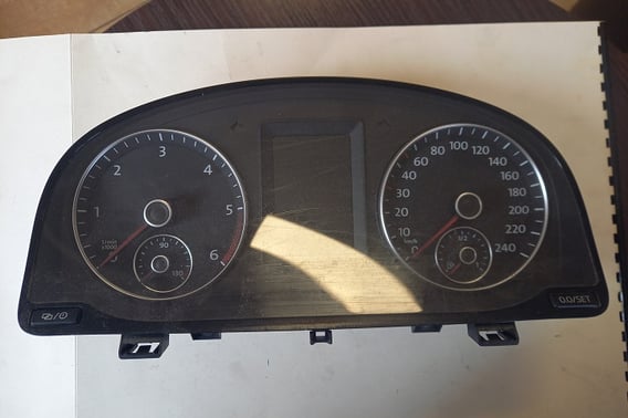 VW TOURAN II LICZNIK 1T0920875E EU