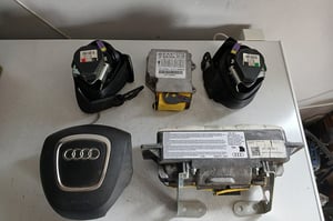 AUDI A6 C6 PODUSZKI PASY KOMPLET