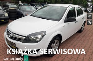 Opel Astra Sedan 2012